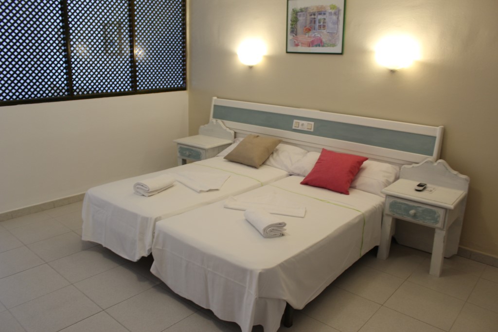 HOSTAL LA TORRE